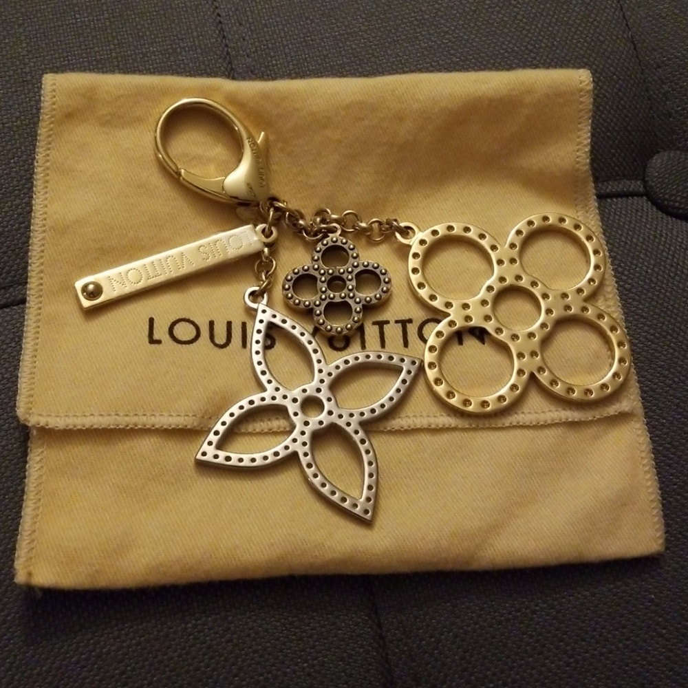 NWOT Louis Vuitton Tapage Keychain